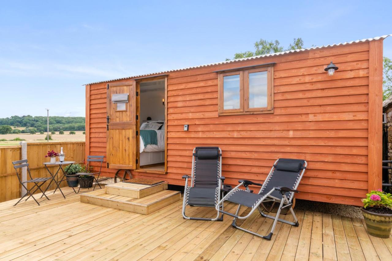Outbak Shepherds Hut Cheltenham Buitenkant foto