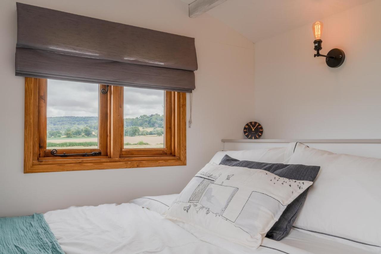 Outbak Shepherds Hut Cheltenham Buitenkant foto